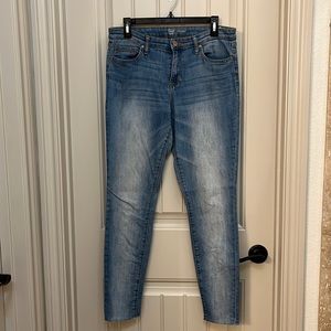 Women’s Light Wash Gap Skinny Jean size 10